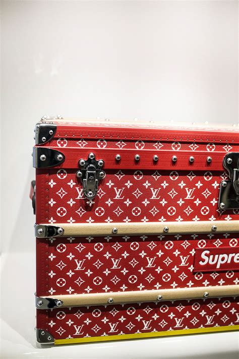 best fake supreme louis vuitton trunk